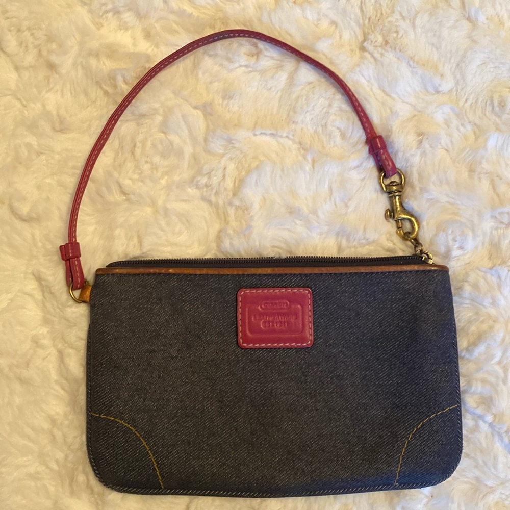 ❤️Coach denim wristlet ❤️